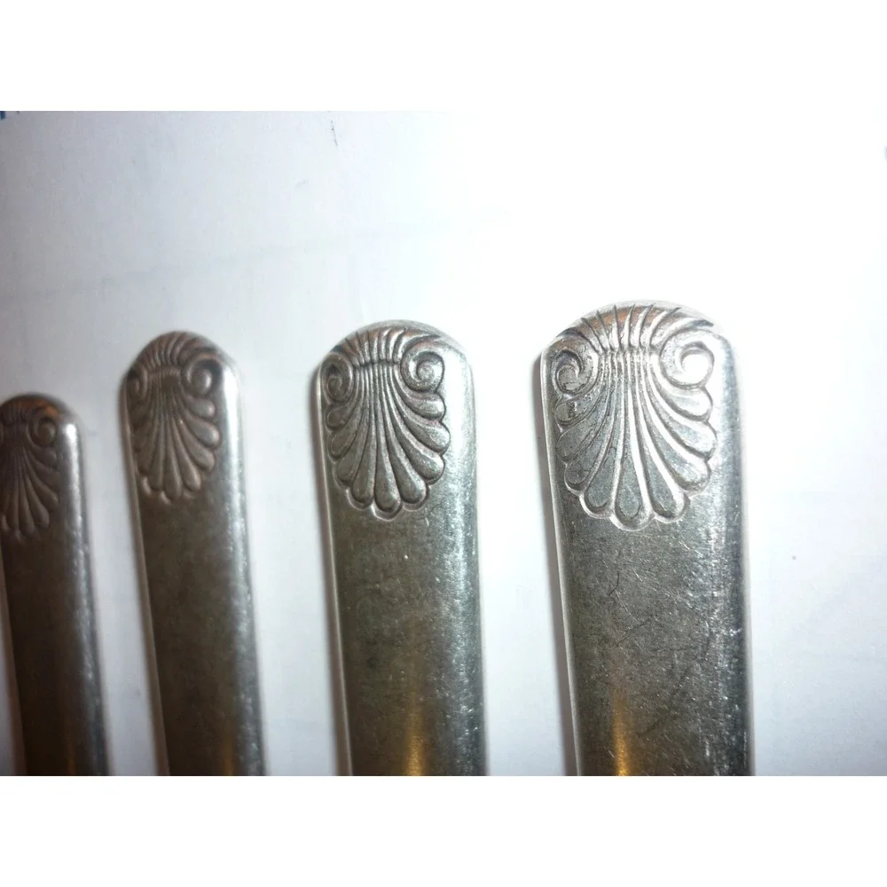 6 Piece Rogers Bros Warranted 12 DWT‎ Knives Set Scroll pattern